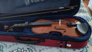 Stentor violin, 4/4 size, with bow, rosin and case, as new