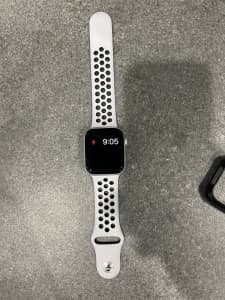 Apple Watch brand new