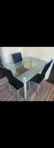 Dining table x4 chairs