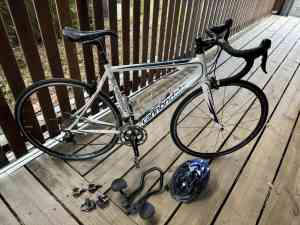 Cannondale synapse alloy enduro road bike 10sp 105 tri bars Noosa