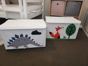 2x toy boxes