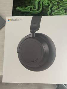 Microsoft Surface Headphones 2 with new ear cuffs