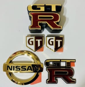 R34 GTR 24k gold emblems