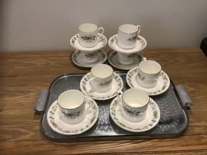 COFFEE CUP SET 8 PIECE ROYAL DOULTON AS NEW WITH CHROME TRAY-ANTIQUES