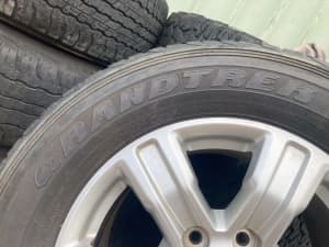17 Inch Ford Wheel with Dunlop Tires 265/65R17 Nuts