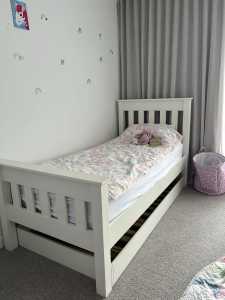 Bedtime single bed and trundle