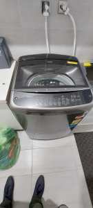 LG 9Kg Washing Machine. Almost new. Bargain price.