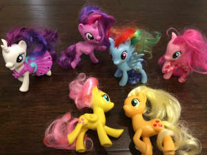 My Little Pony Figurine Toys And Case