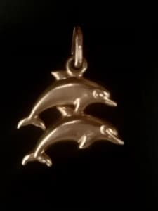 Double dolphin 9ct gold pendant