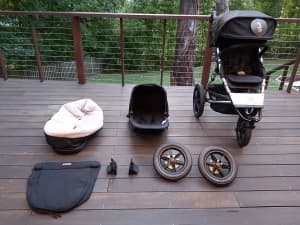 Mountain Buggy Terrain Pram & CarryCot Plus - as new condition!