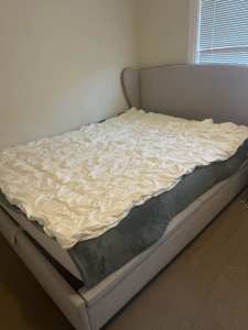 Queen size bed (Gas lift)