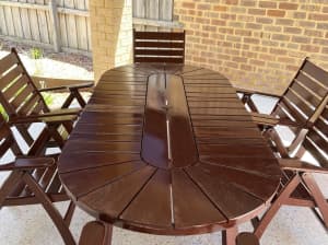 Jarrah outdoor furniture set: table and 6 chairs