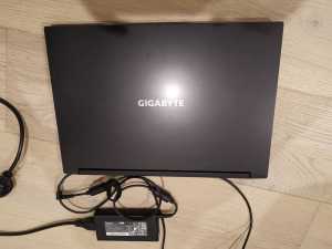 Gigabyte laptop i5 11400H RTX 3050 16GB 512GB 144hz screen