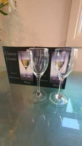 Set of 8 Chateau Grande Wine Glasses - as new in Original Packaging