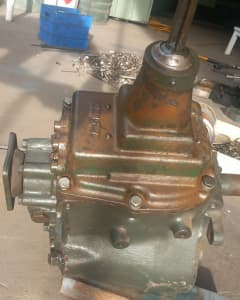 GEARBOX 4 SPEED for C15 or F15 Blitz truck******1945