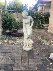 Garden statue woman