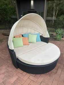 Outdoor 2-piece day bed