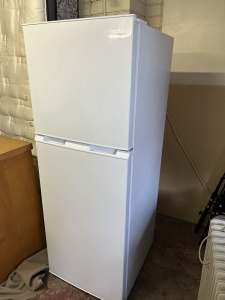 Esatto 239 L fridge fridge freezer