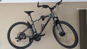Giant Hybrid/Gravel Bike Roam Disc 0 - As New / Upgraded / Options