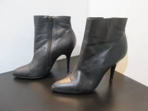 Galani Black Ankle High Heel boots - size 8/39