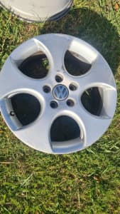 VW Mk5 GTI wheels