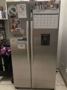 627L fridge / freezer