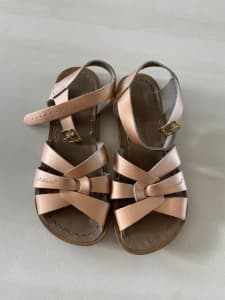 Wanted: Child rose gold size 2 saltwater sandal 