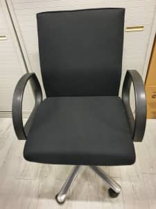 Set of 2 Comfortable & Adjustable High Quality Klober Office Chairs