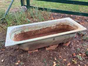 Cast Iron Bath Tub