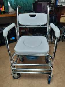 MOBILE SHOWER TOILET COMMODE CHAIR