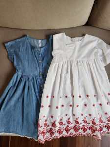 Girls size 7 dresses, both for 5$