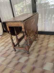 Antique gate leg table PENDING