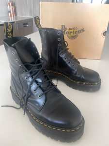 Size 11 Dr Martens Jadon boot