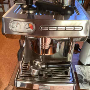 Sunbeam Cafe Series EM7000 Coffee machine with Sunbeam Grinder EM0440