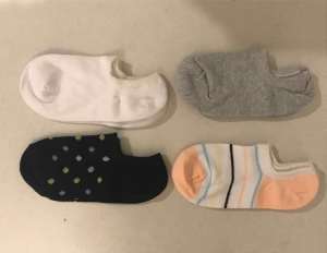 (Brand new) 4 pairs womens colourful cotton no show socks (size 5 - 8)