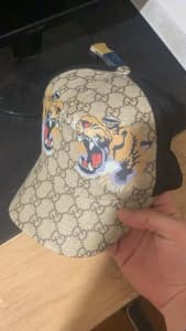 Tiger Gucci hat