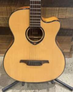 Tramontane Semi Acoustic Guitar 🎸 🔆 Revesby Bankstown Area Preview