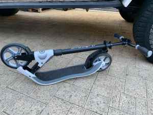 Globber ONE NL205 Adult Scooter White