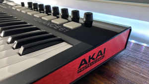 AKAI Advance 61 MIDI Controller Keyboard with MPC Pads