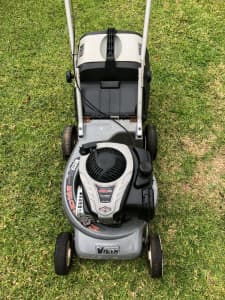 Green Machine Battery-Powered Lawn Mower Review - Pro Tool Reviews