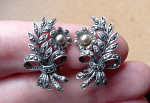 Vintage sterling silver marcasite & pearl clip on earrings 