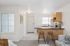 Rental on Adelaide Terrace for progressional or 2 friends