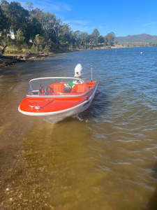 Runabout boat