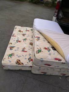 ! single size tundle bed with mattress