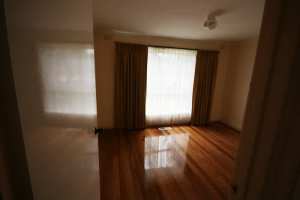 Room in Albanvale, cheap and cheerful
