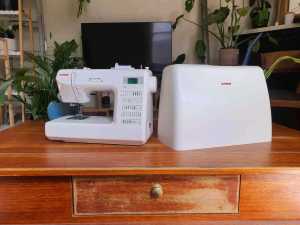 Janome Sewing Machine and case Missing foot