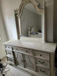Dresser With mirror and draws