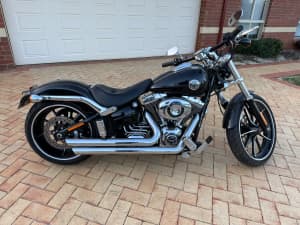 2015 Harley Davidson FXSB Breakout - Mint condition and extreme low Km