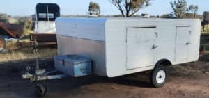 Dog Trailer Air Conditioned 6 Dogs