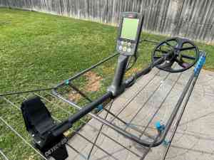 Minelab Equinox 800 - Metal Detector and accessoriess